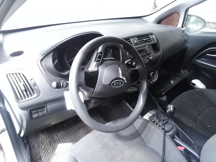  Kia RIO 2012    EN DESARME